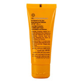 ضد آفتاب بی رنگ لافارر مدل SPF50 مناسب پوست خشک و نرمال حجم 40 میلی لیتر